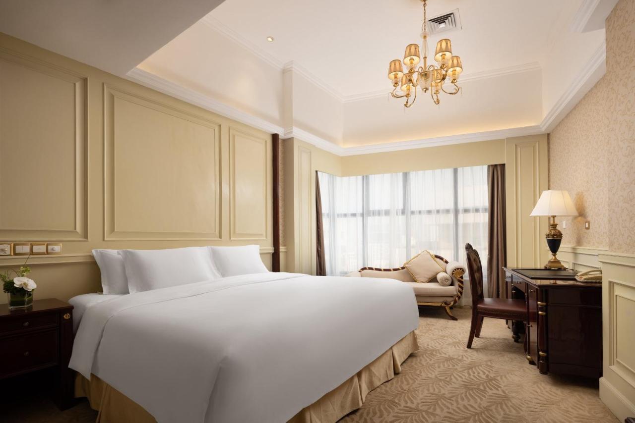 Crowne Plaza Hotel & Suites Landmark Shenzhen, An Ihg Hotel - Nearby Luohu Border, Indoor Heated Swimming Pool, Complimentary Welcome Drink Екстер'єр фото